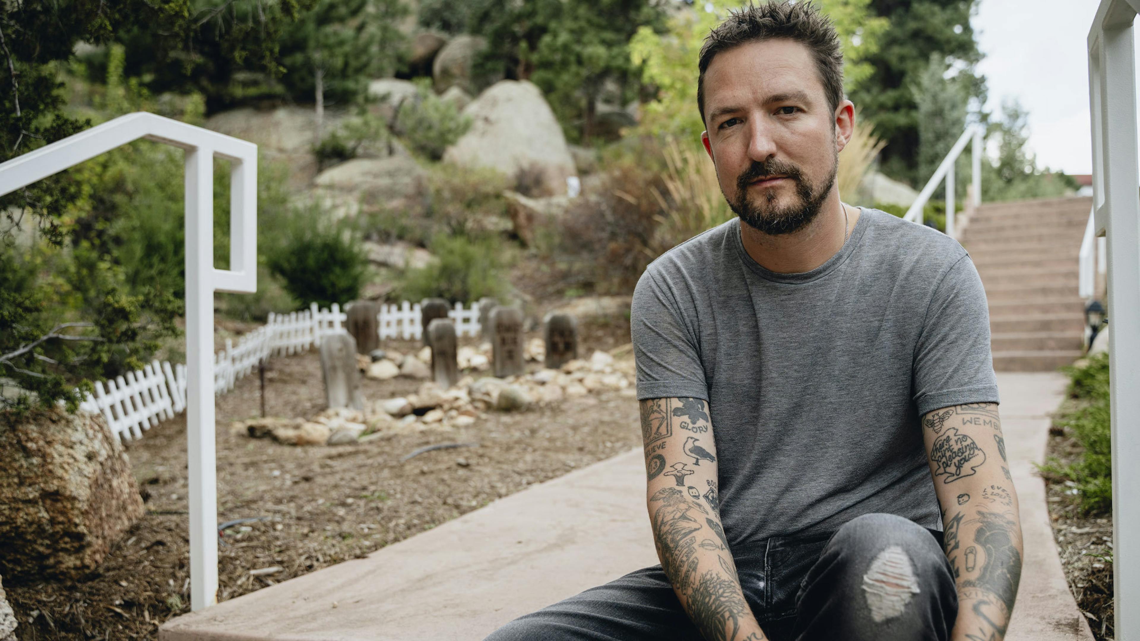 Listen to Frank Turner’s new single, Letters